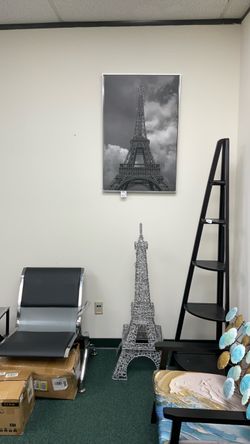Eiffel Tower Black & White Framed Wall Art