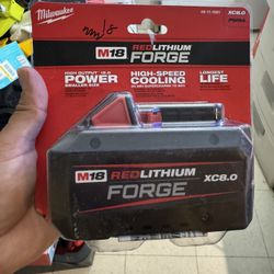 Milwaukee M18 18V Lithium-Ion REDLITHIUM FORGE XC 8.0 Ah Battery Pack