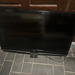 TV JVC Smart tv 42 Inch Wall Mount Included Has Remote