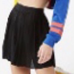 NEW Black Pleated Skirt (nwt)!!