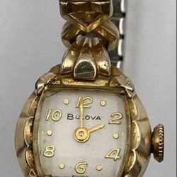Bulova  17 Jewels 10 K Gold Filled  Women Wacht Working Wind Self 
