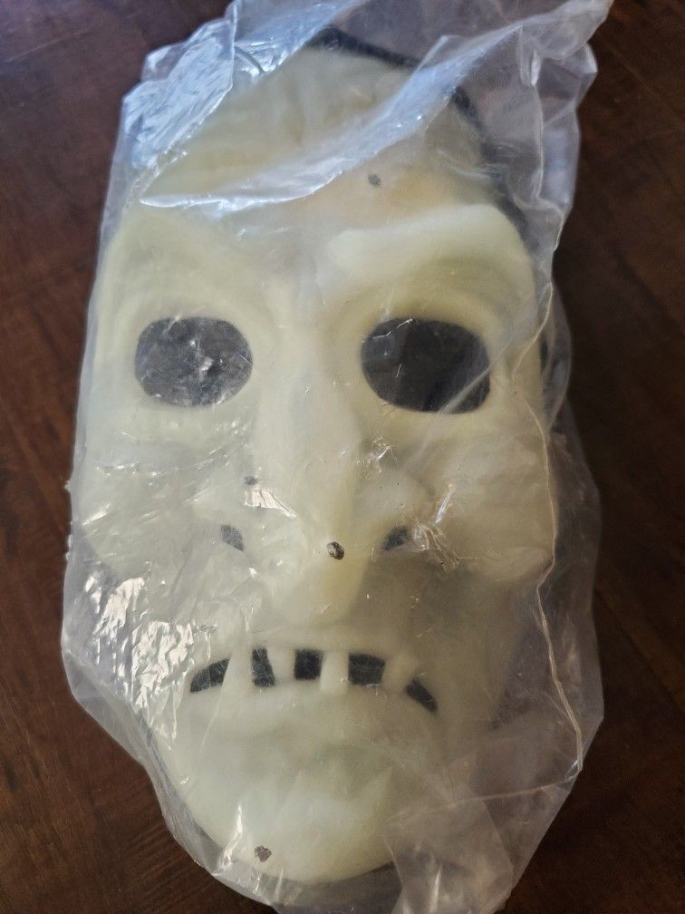 Clown Alley Vintage Witch Halloween Mask Glowing Green 1990s New Rare bruja