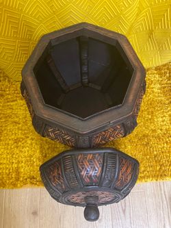 Medium Woven Wicker Lidded Basket/Brown