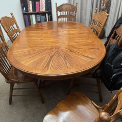 Solid Wood Table With Removable Extension Leaf and 6 chairs 