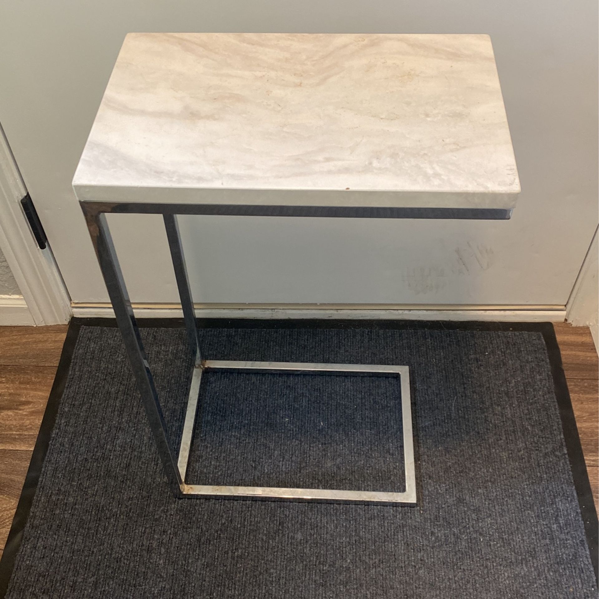 End table/ Nightstand