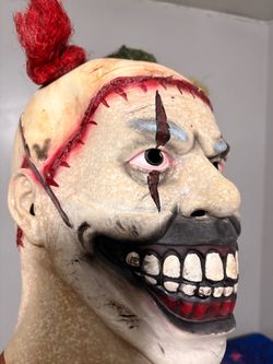 Clown mask