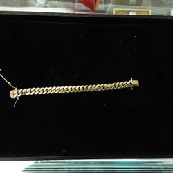 Cuban Link Bracelet - Yellow Gold 10k (.417) 51.8 grams 8 inch