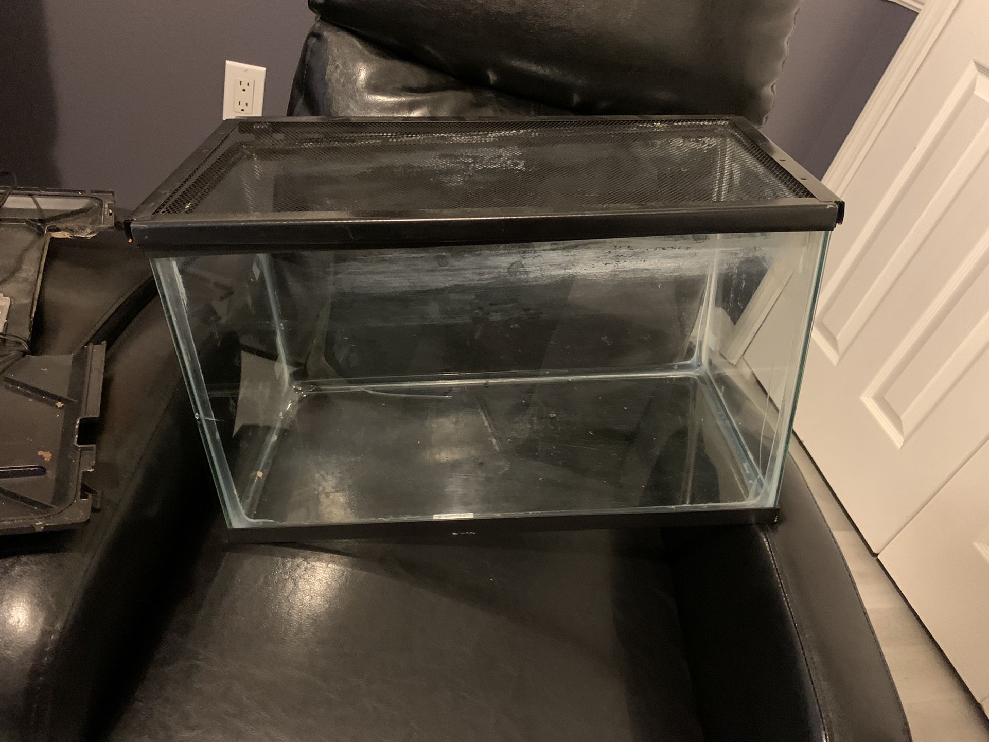 10 Gallon Tanks And Lid