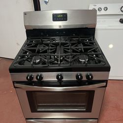 Kenmore gas stove 5 burners in perfect condition working at 💯 delivered to your home and installed with a 3-month warranty