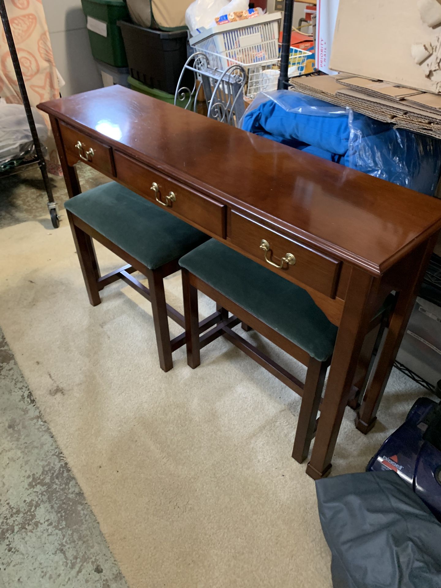 Bombay Foyer Table With Stools 