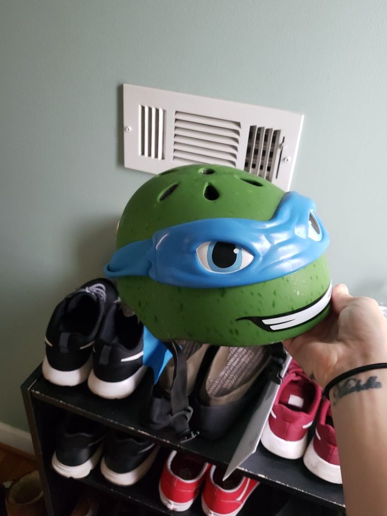 Kids ninja turtle helmet $5