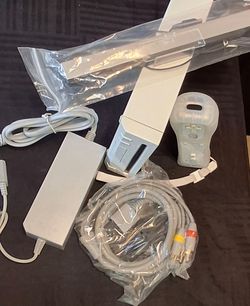 White Nintendo Wii System Console With New Cables