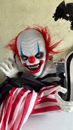 Spooky clown