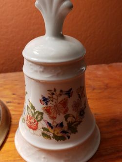 Danbury Mint, Fine English Bone China Bell