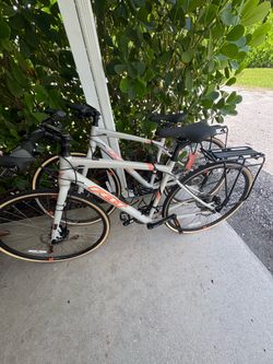 2 bikes Versa speed 30