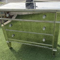 Mirror dresser 