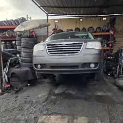 2010 Chrysler Town And Country For Parts 