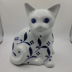 Vintage Gallo Design Delft Hand Painted Cat/Kitten Figural Porcelain 6.5” Floral