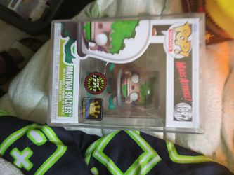 Martian soldier mint condition 1877 Funko Pop Chase glow