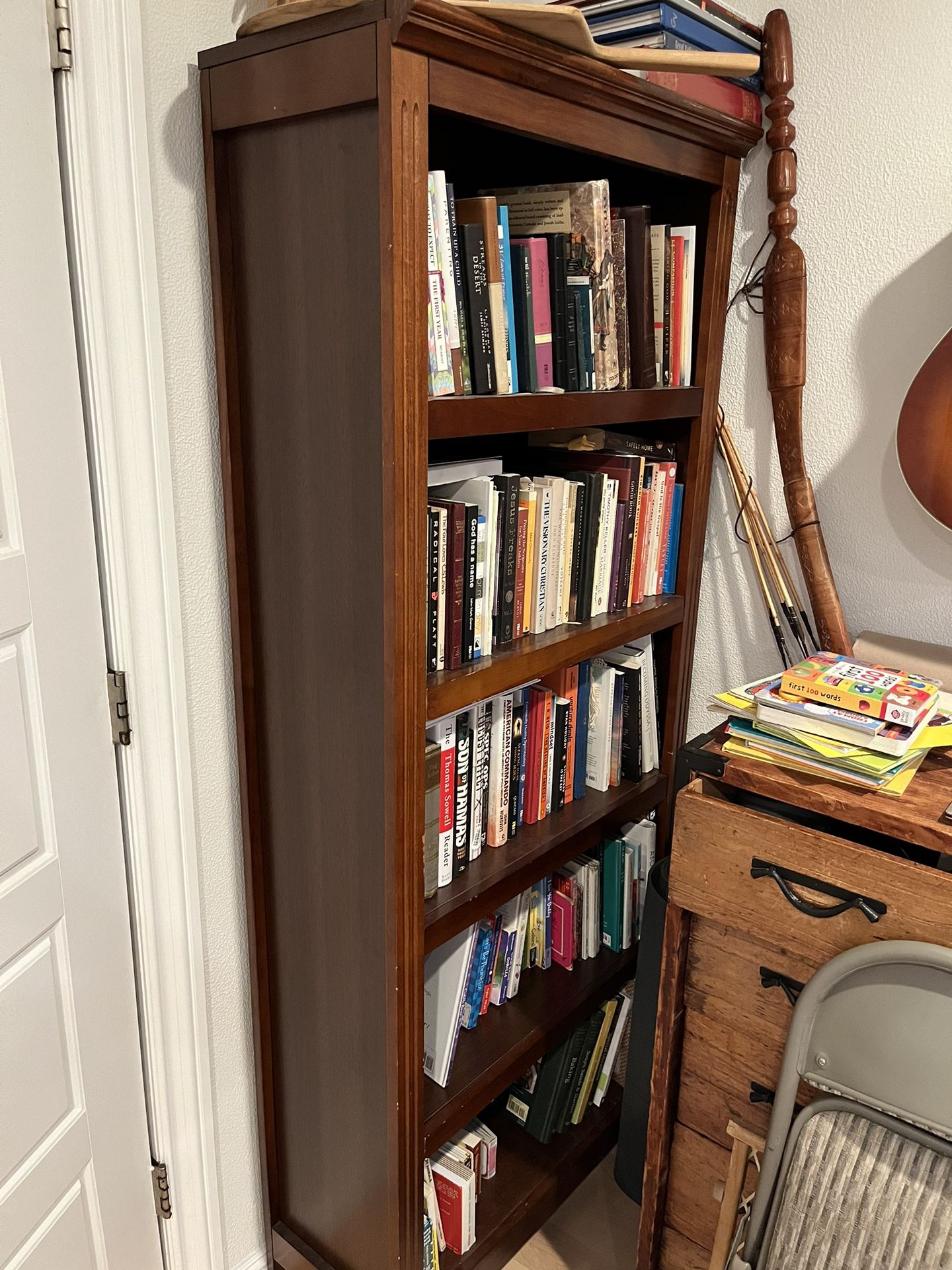 Bookshelf with Adjustable Shelves