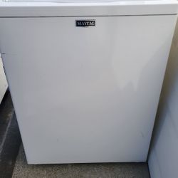 MAYTAG WASHER WORKS GREAT CAN DELIVER 