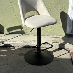 1 Adjustable Swivel Upholstered Bar Stool
