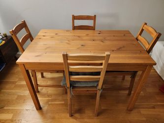 Table and chairs (softwood)