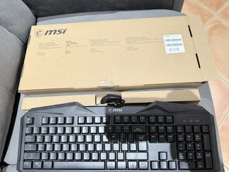 Is An MSI Gaming Keyboard I Don’t Know The Model Color Is Black And Size Is 100% Size