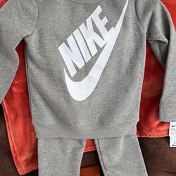 Boys Nike Outfit New With Tags 
