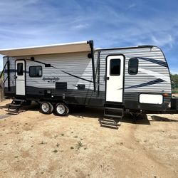 2018 30FT 3 Beds 1 SlideOut Scenic Window