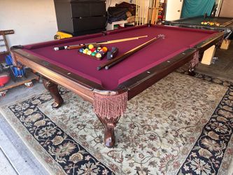 Classy 9’ Pool Table - Brand New Felt - Can Deliver!