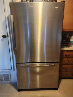Fridge/ Refrigerador