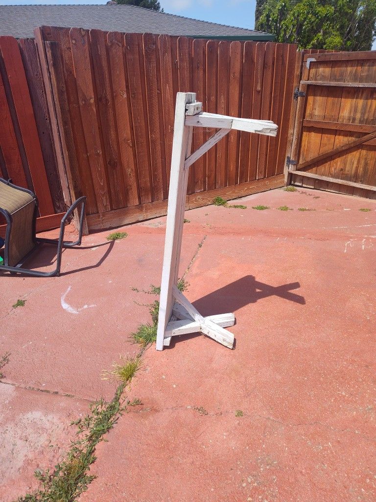 Free 2 Wood Benches Livermore North Pasco Road