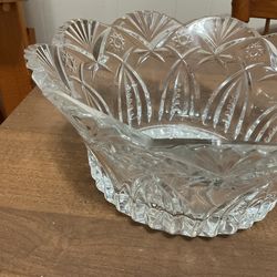 VTG CUT GLASS SCALLOPED- SAWTOOTH EDGE HEAVY BOWL 9” W