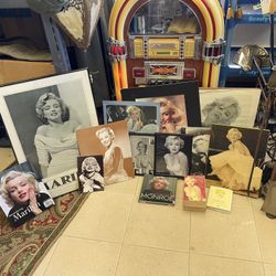 Marilyn Monroe Memorabilia Collection, Magazines, Posters, Photos, +++