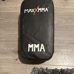 Max MMA Punching Pad 