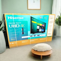 HD318 65” Hisense smart 4k Roku led tv floor model 