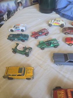 Assorted HOT WHEELS USED BUT DECENT CONDITION