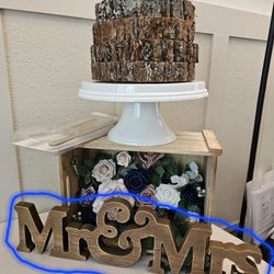 Mr & Mrs wooden sign