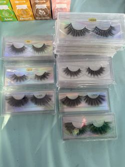 EYELASHES LASHES BRAND NEW