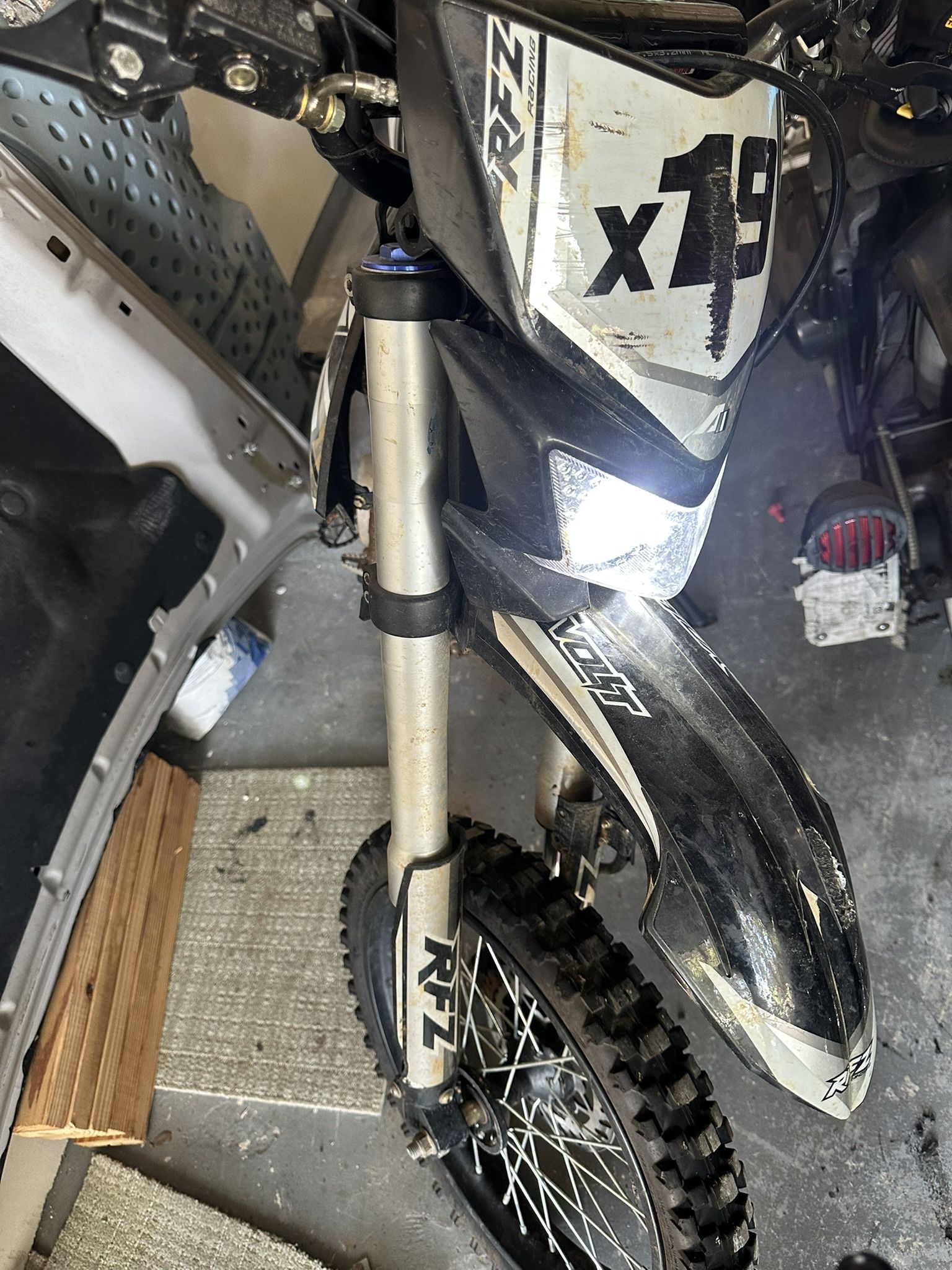 Apollo Db19 Dirtbike