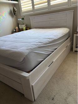 Plank & Beam Full Size Wood Frame w/ twin trundle