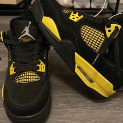 Selling Jordan 4