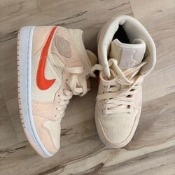 Air Jordan 1 Mid SE “Corduroy” in Sail / Orange Quartz 
