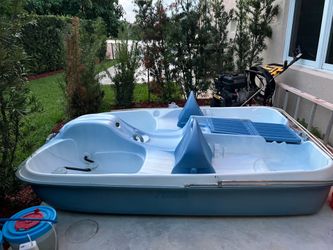 Paddle boat