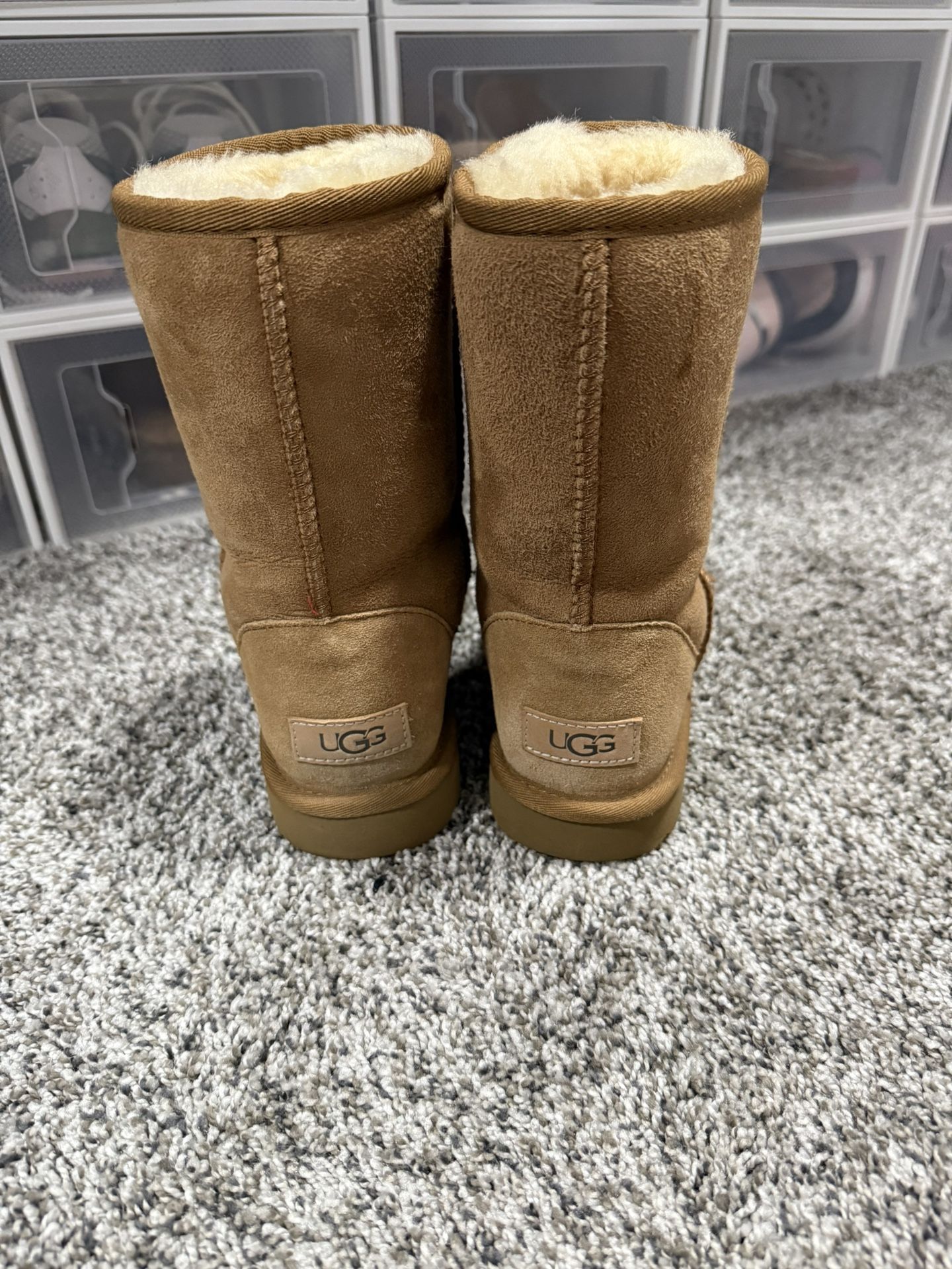 Women’s Ugg Boots/ New
