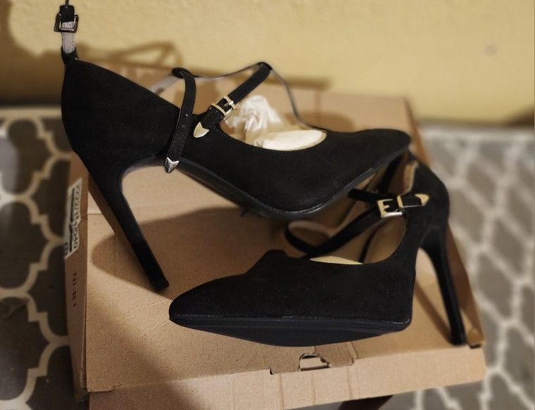 Women's ZARA Black Heels Size 8