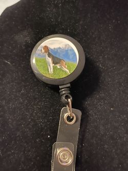 Beagle badge reel