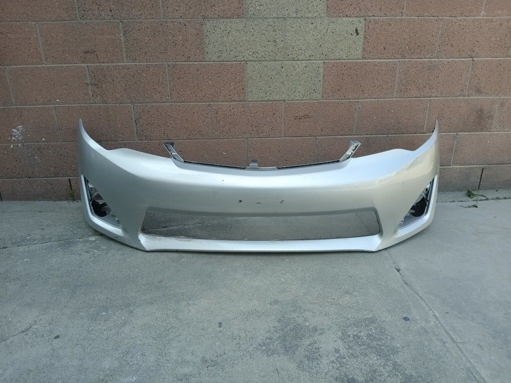 2012 2014 TOYOTA CAMRY LE L XLE FRONT BUMPER COVER 