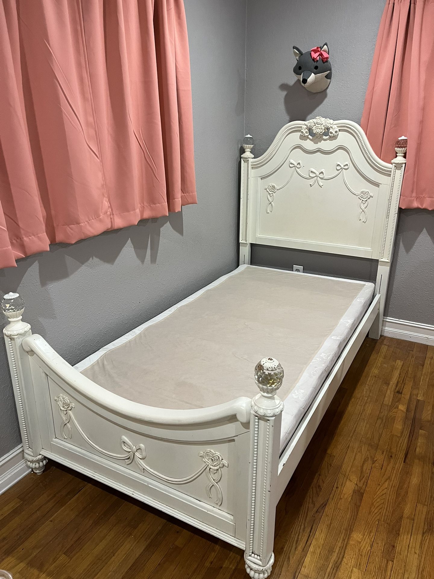 Disney princess poster bed hot sale